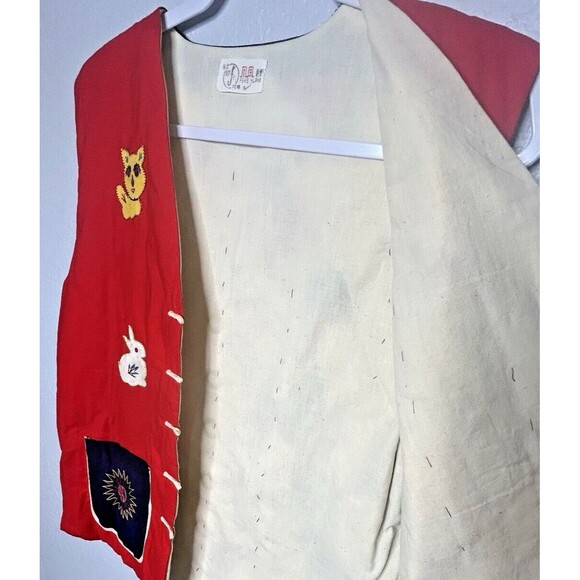 Handmade China Quilted Red Vest Cat Rabbit Spider Frog Patchwork Pockets Fastens - Picture 10 of 16